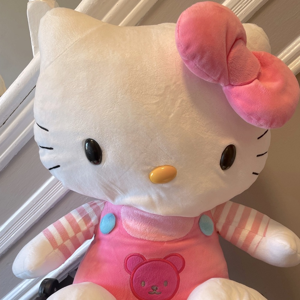 Giant hello kitty plush